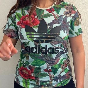 Adidas tee shirt (MEDIUM)